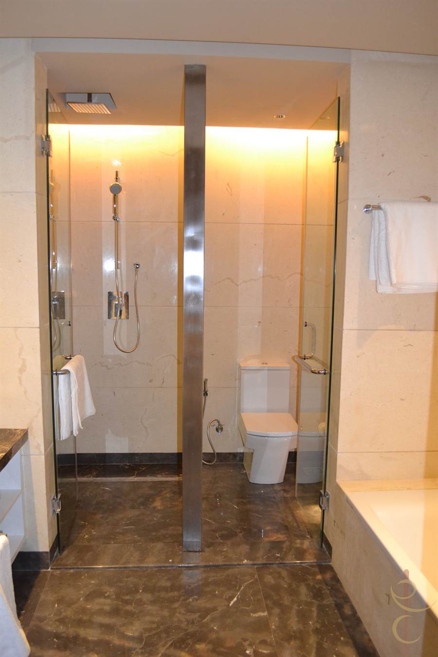 Crowne Plaza, Noida